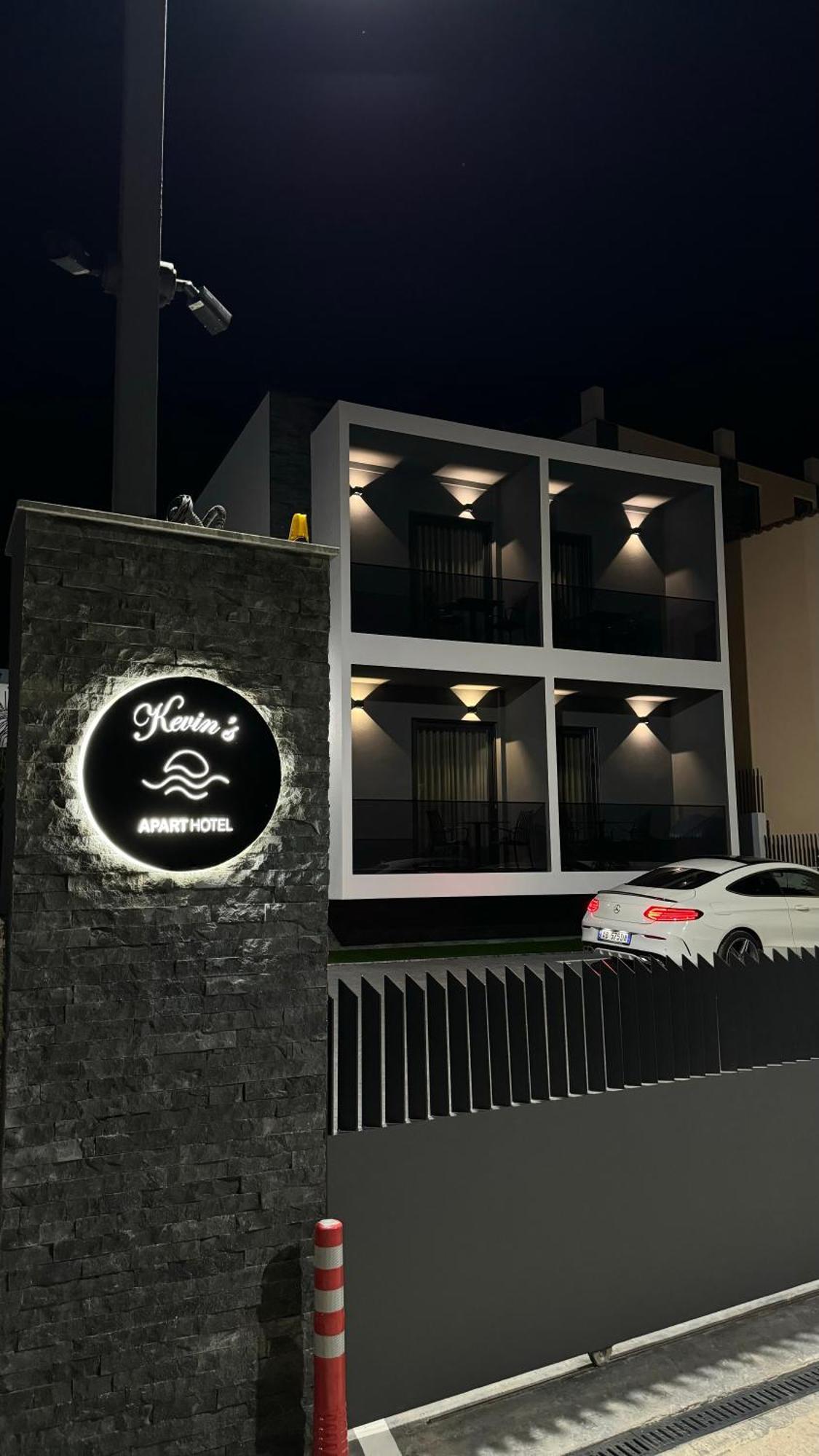 Kevin'S Aparthotel Вльора Екстер'єр фото